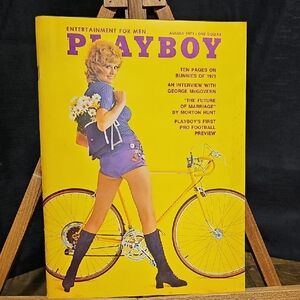 Vintage Playboy Magazine August 1971